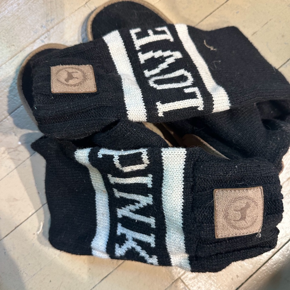 PINK Victoria's Secret Black and White Slippers